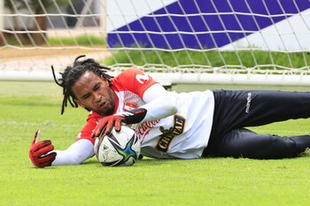 Pedro Gallese se lució con una atajada con la cabeza Aldo Corzo y provocó alboroto (Foto: FPF)