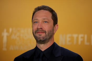 Ebon Moss-Bachrach destaca el salto de The Bear a Marvel Studios, consolidando una etapa de cambios personales y profesionales (REUTERS/Mike Blake)