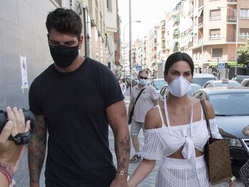 27/07/2020 Carla Barber y Diego Matamoros, en una imagen de archivo cuando visitaron a Kiko Matamoros tras la operación de vesícula a la que fue sometido el colaborador
EUROPA ESPAÑA SOCIEDAD