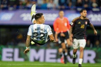 Lautaro Martínez anotó golazo de