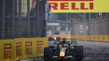 Verstappen reina en el caos de la esprint de Singapur con drama para Russell