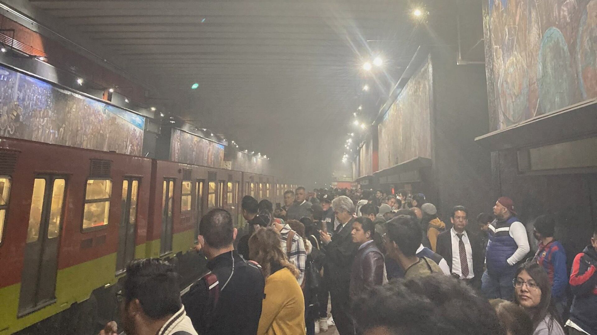 Metro CDMX y Metrobús hoy 22 de octubre: servicio lento en la Línea 3