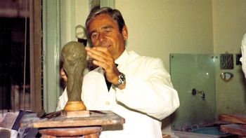 Silvio Gazzaniga, escultor del trofeo del Mundial