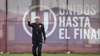 El primer gran objetivo que Héctor Cúper ha fijado en Universitario de Deportes: “Hay que mantener el equilibrio para lograrlo”