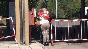 Gabriela (de espaldas) y Aline