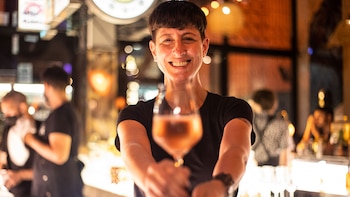 Las claves del éxito de Inés de los Santos, la bartender argentina que revolucionó la coctelería y es referente mundial