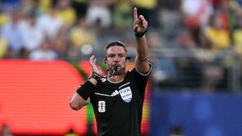 Quién es Slavko Vincic, el árbitro que la FIFA designó para la final del Mundial entre Argentina y España