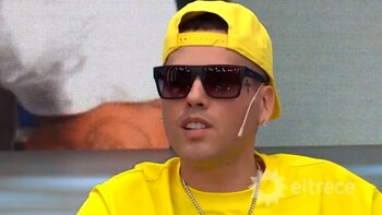 El cantante Néstor en Bloque