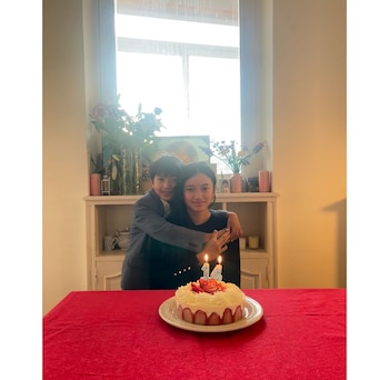 Lalindao junto al pequeño Junior