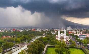 Chubascos eléctricos y vientos peligrosos