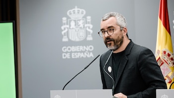 El secretario de Estado de Sanidad defiende que Mónica García ha comparecido "siempre" y no por petición del PP