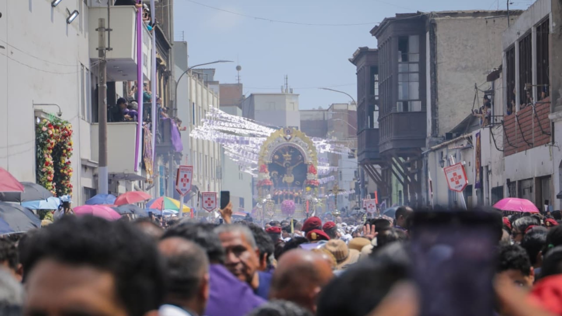 Estas calles de Lima estarán cerradas por la procesión del Señor de los Milagros