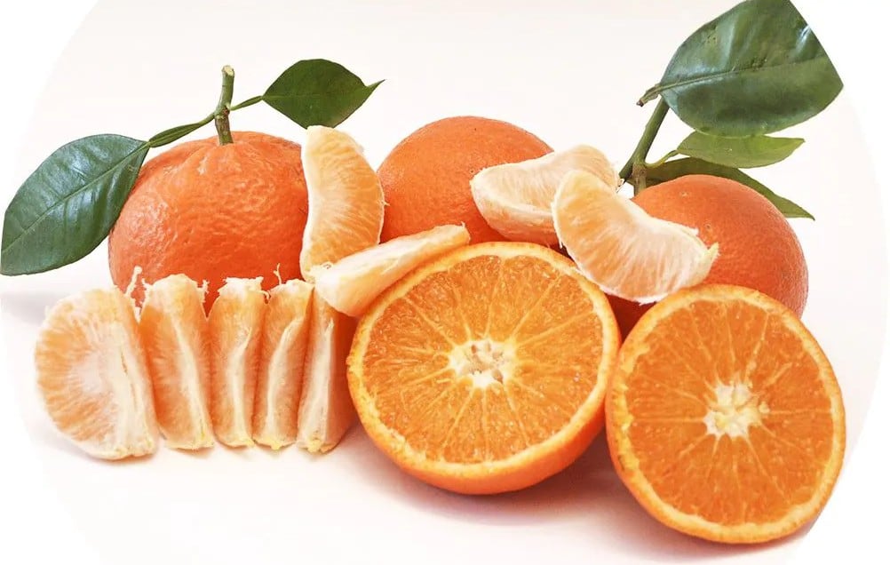 Científicos utilizaron tecnología avanzada para mostrar que oler compuestos de naranja, pomelo y otras variedades reduce indicadores fisiológicos del estrés y activa patrones cerebrales asociados a emociones positivas y estados de tranquilidad (Imagen de archivo)