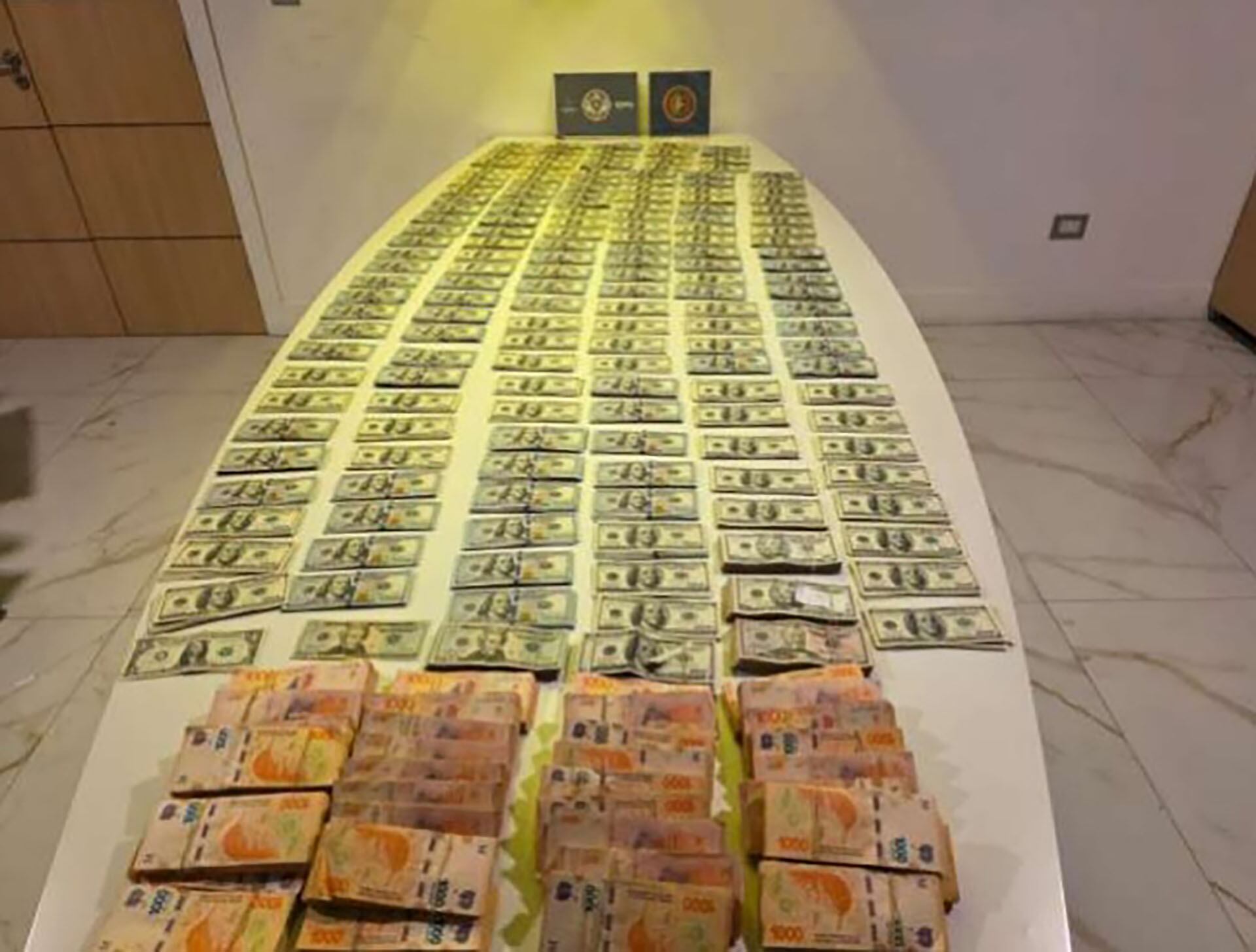 El dinero incautado en las cajas de seguridad