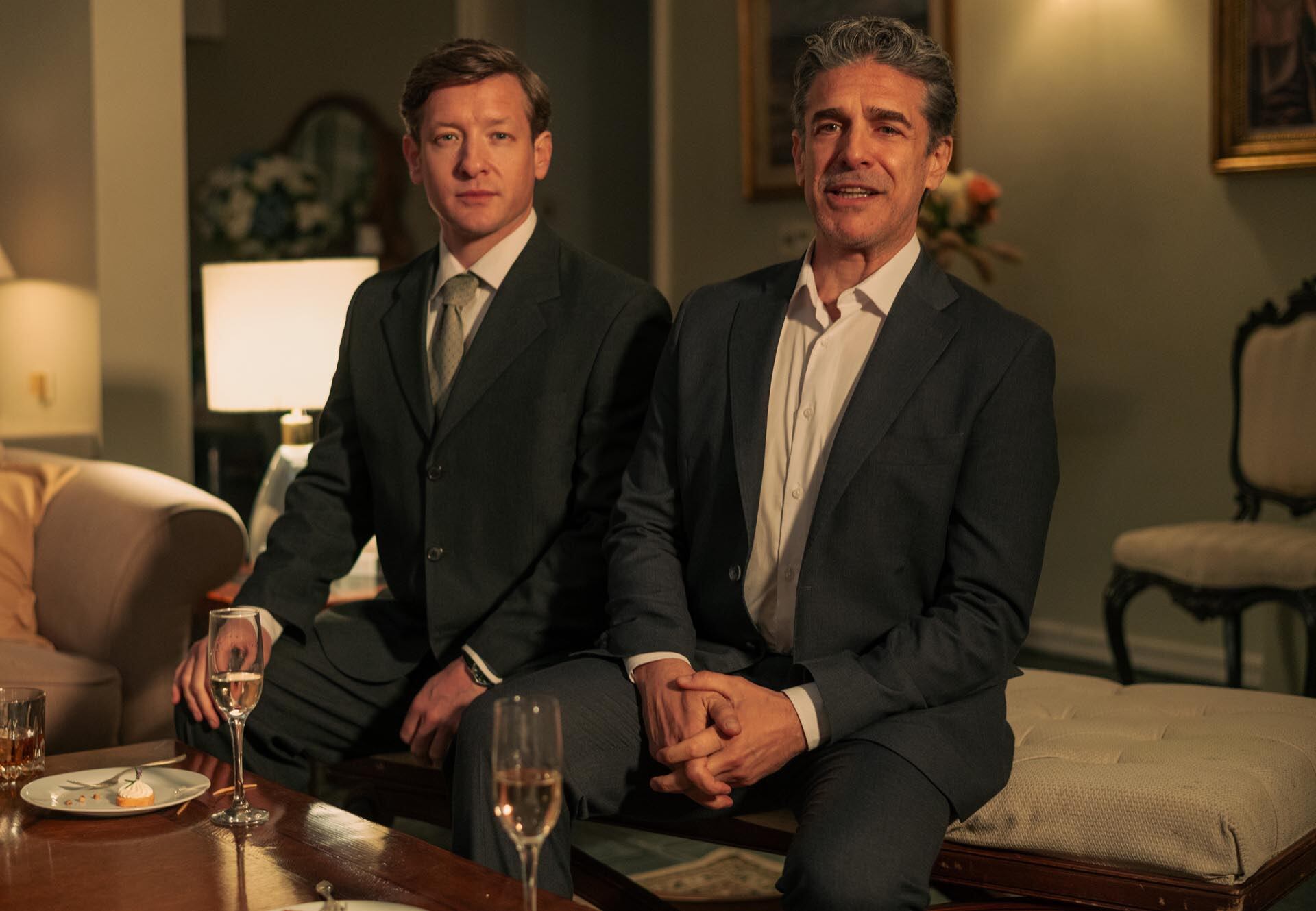 Gustavo Bassani y Leonardo Sbaraglia protagonistas de Las Maldiciones, la adaptación de la novela de Claudia Piñeyro (Netflix ©2025)