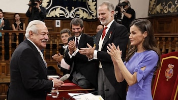 El mexicano Gonzalo Celorio recibió el Premio Cervantes 2025 en España