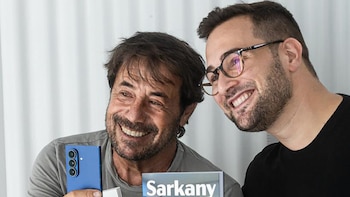 Ricky Sarkany apuesta por un innovador motor tecnológico que apunta a revolucionar la moda