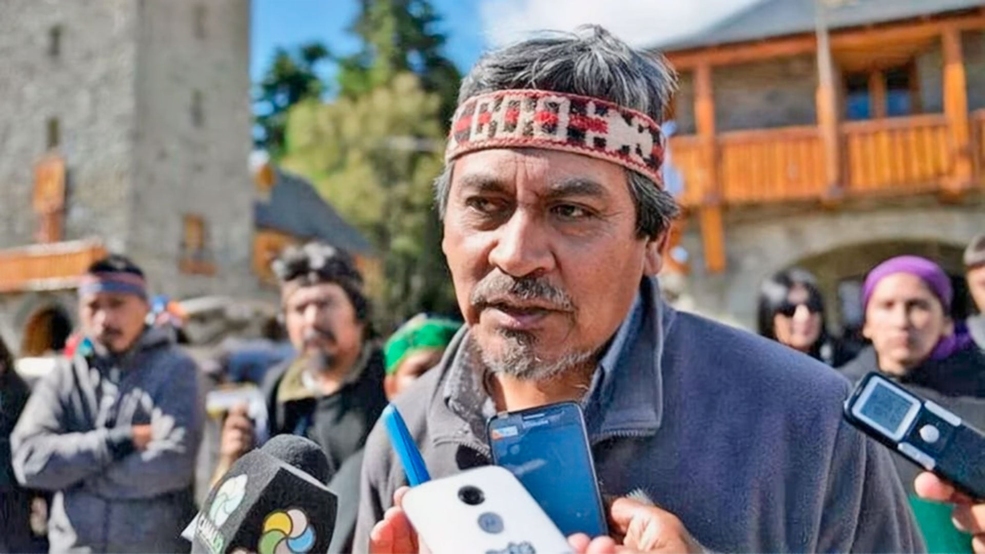 Luis Pilquiman durante una protesta en Bariloche
