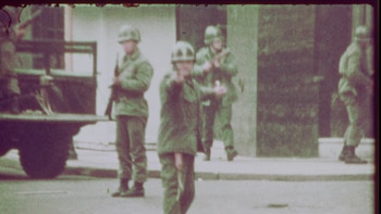 La tragedia del argentino que filmó su propio asesinato: las horas más crudas del “Tanquetazo”, que anticipó el golpe de Pinochet