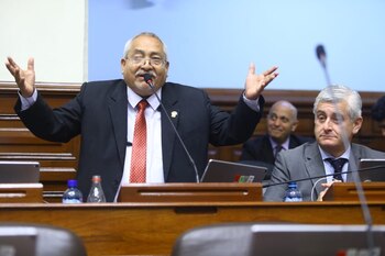 “Deberían felicitarse por trabajar” hasta