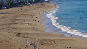 España registrará este sábado cielos despejados, con más de 35ºC en el sur peninsular y aviso naranja en Menorca