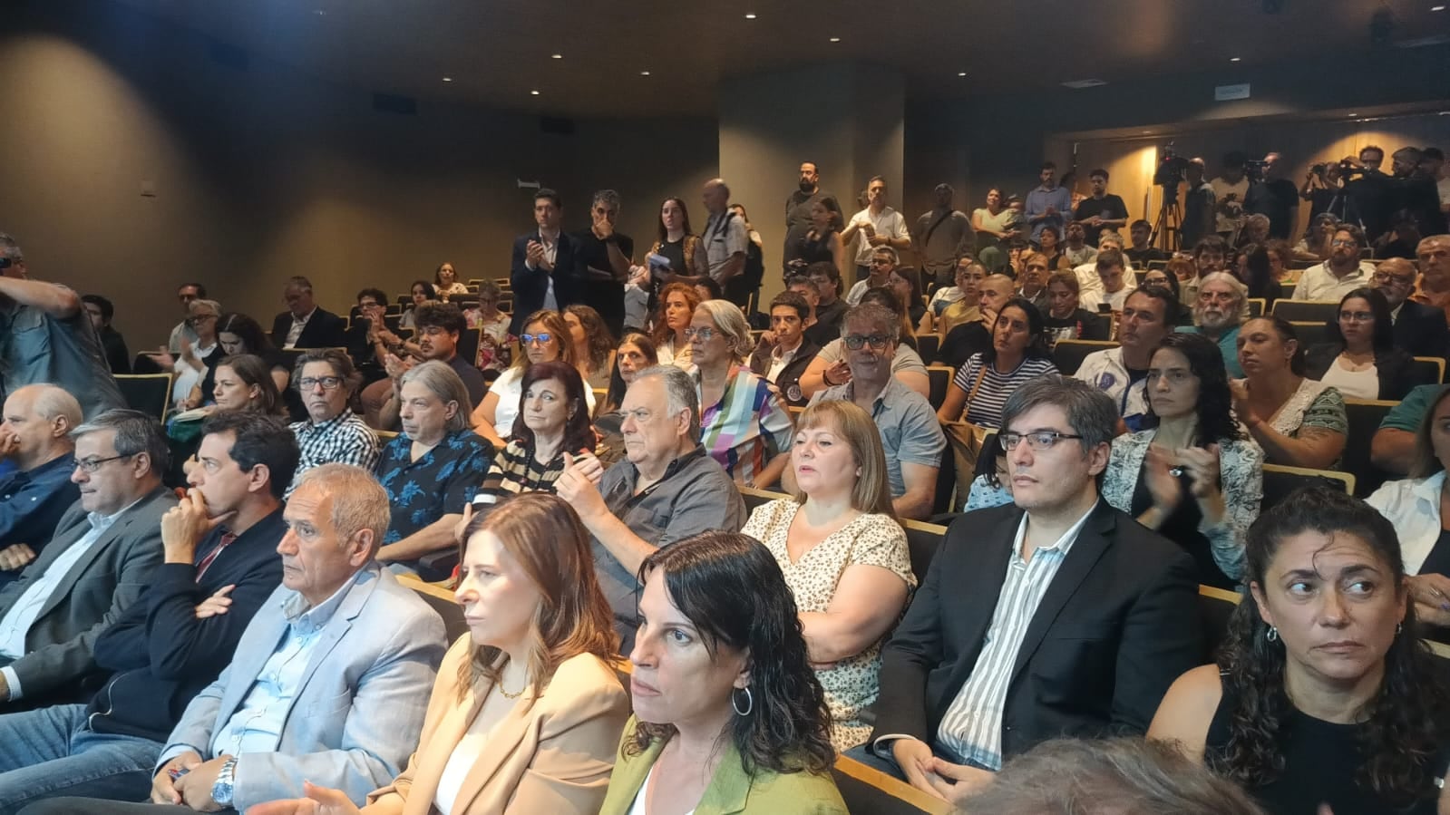 Algunos de los legisladores que formaron parte de la conferencia para reclamar por las restricciones que tiene Cristina Kirchner