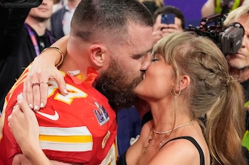 Travis Kelce y Taylor Swift donaron dos millones de dólares al Education Through Music. (AP/John Locher)
