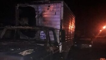 Incendiaron la camioneta a un