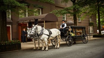 El féretro del empresario Elías