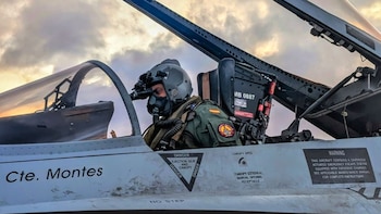 Un piloto español lidera un entrenamiento nocturno de la OTAN contra drones en Estonia