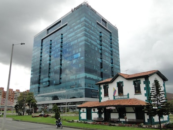 Las instituciones oficiales alemanas en Colombia ofrecen orientación a los aspirantes a empleo para prevenir fraudes laborales en Europa - crédito Embajada Alemana - Alemania en Colombia/Facebook