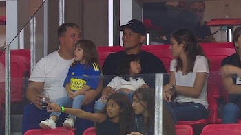 Marcos Rojo, con su familia,