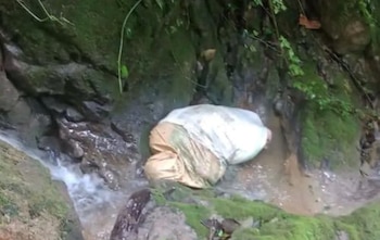 El cuerpo de Telma Estela Cuc Paau, una mujer desaparecida, fue localizado dentro de costales en un área boscosa de San Juan Chamelco, Alta Verapaz, Guatemala.