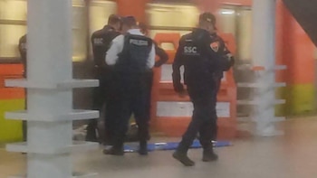 Un hombre adulto mayor se