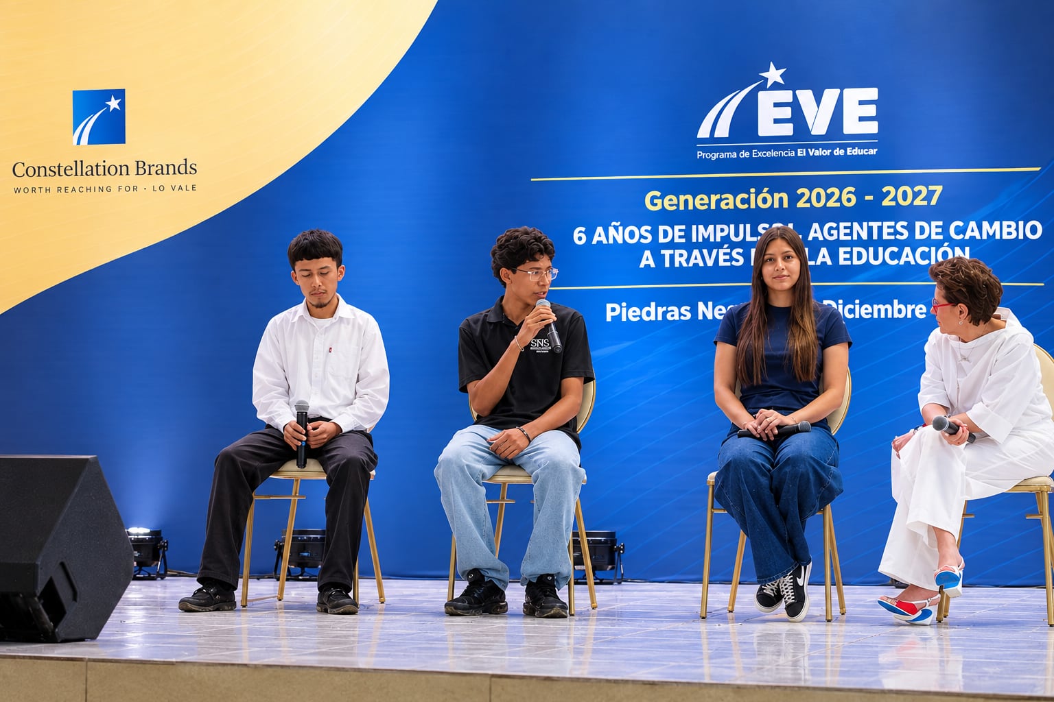 Estudiantes comparten su experiencia sobre el impacto del programa en su trayectoria académica. (Infobae México)