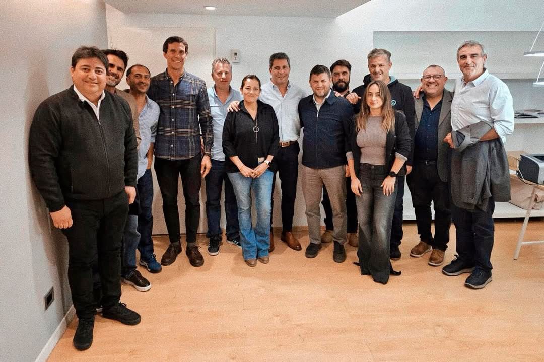 Sergio Uñac se reunió en Buenos Aires con un grupo de dirigentes que integran la Red Federal Peronista