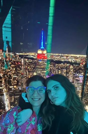 Sebastián Wainraich y Dalia Gutmann celebraron los 19 años de su hija Kiara