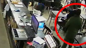 Un policía robó un celular en un bar de la terminal de ómnubus de Rosario y lo detuvieron