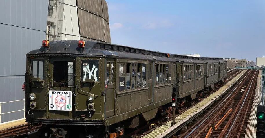 La iniciativa permite el uso de tarjetas electrónicas y dispositivos móviles para acceder a una vivencia nostálgica en trenes emblemáticos (Museo del Transporte de Nueva York)
