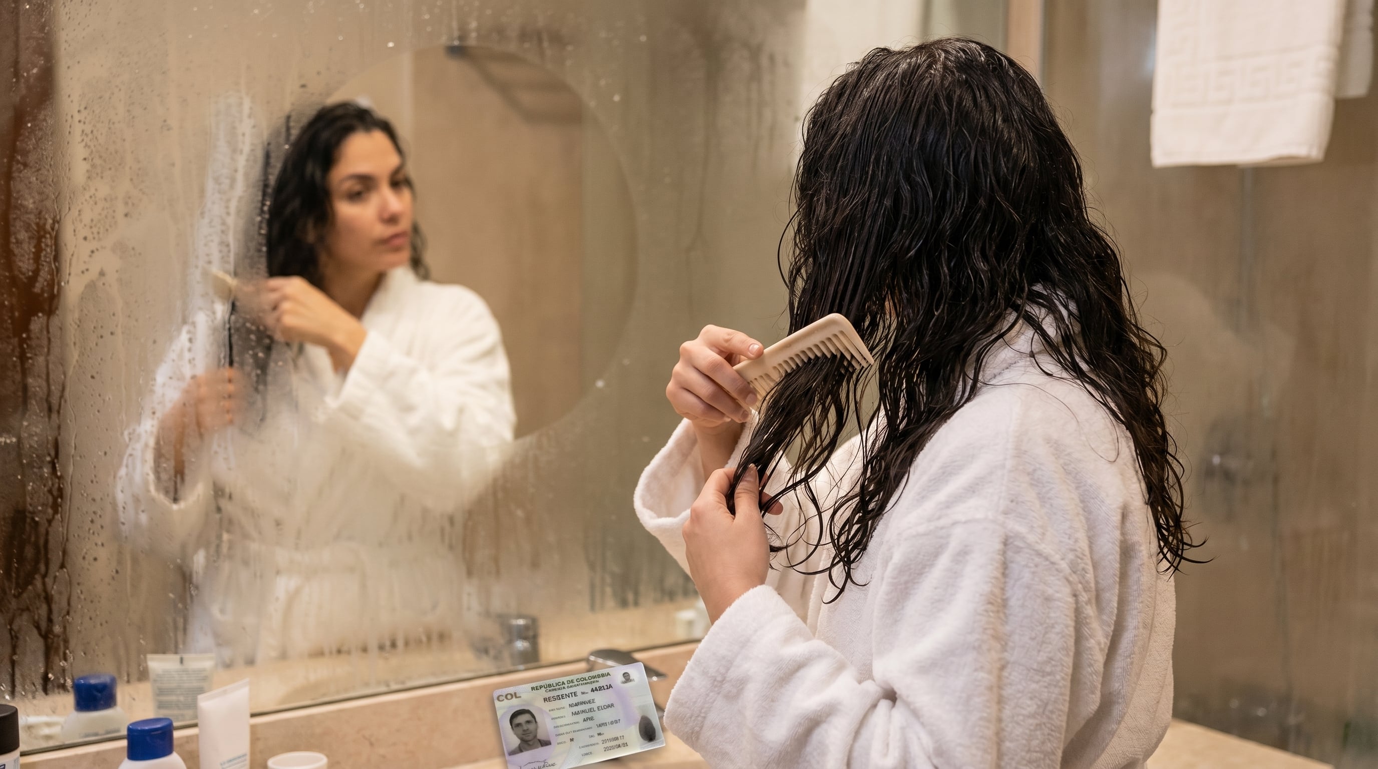 Los expertos de la Cleveland Clinic destacan la importancia de enjuagar el pelo tras cada baño en la piscina para eliminar residuos químicos (Imagen Ilustrativa Infobae)