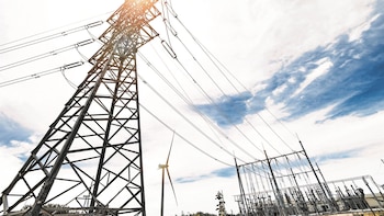 Las grandes energéticas españolas elevan sus ganancias en el primer semestre pese a la volatilidad geopolítica, con Iberdrola a la cabeza