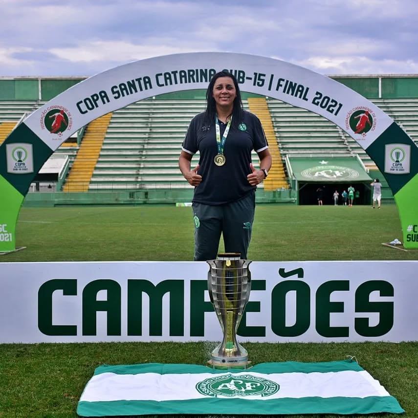 Nívia de Lima hizo historia al convertirse en la primera mujer en ocupar el cargo de asistente técnica