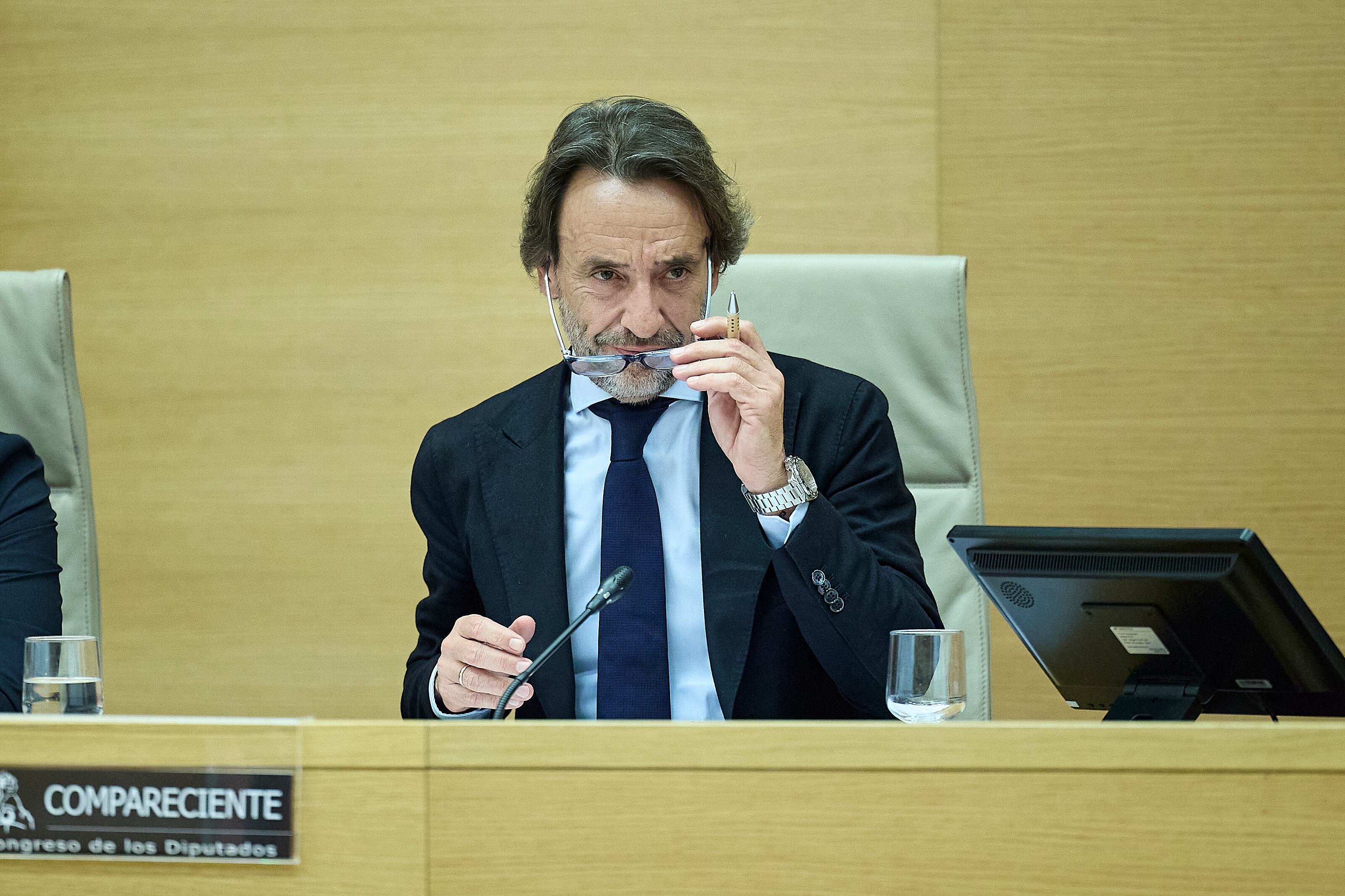 El secretario autonómico del Gabinete del President y Comunicación, José Manuel Cuenca Ais, comparece en la comisión por la DANA, en el Congreso de los Diputados (Jesús Hellín / Europa Press)