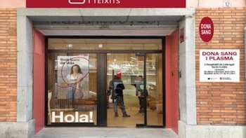 Abre en L'Hospitalet (Barcelona) el primer centro de donación de sangre fijo a pie de calle de España