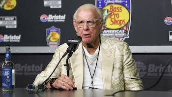 Hospitalizan de urgencia a Ric Flair, leyenda de la WWE, tras desplomarse y sufrir heridas en Tampa