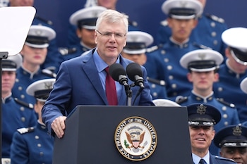 Estados Unidos reconoció por primera vez que la Space Force tiene armas de control espacial desplegadas en órbita (Foto AP/Matt Rourke, Billar, Archivo)