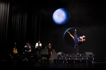 El espectáculo “Romance” reúne boleros, jazz romántico, danza y poesía en un formato que pasó de dos a ocho artistas en escena, durante su concepción - crédito @teatrosantanderbga/Instagram