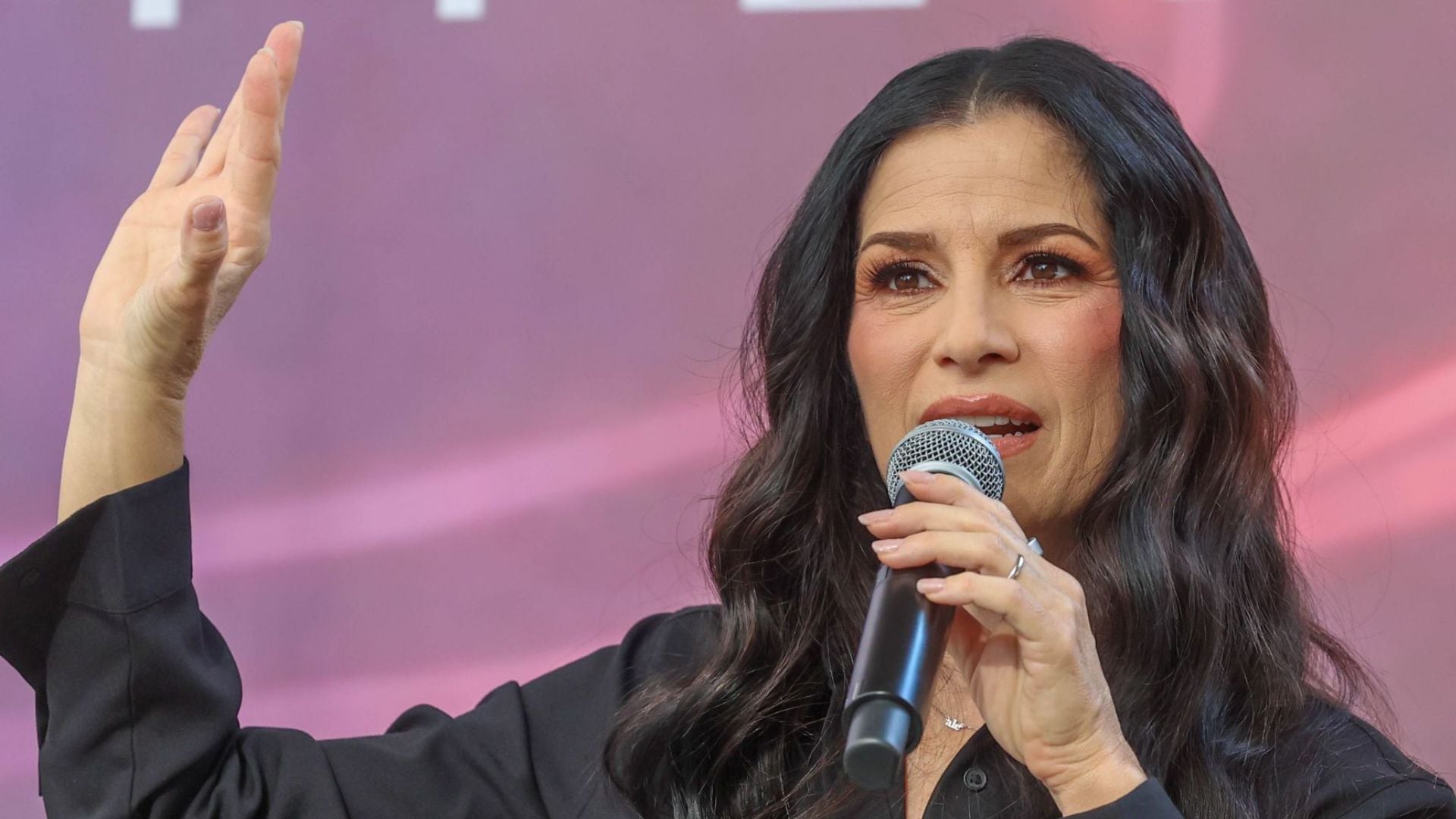 La cantante reaccionó con molestia y advirtió que presentar ese tipo de datos como hechos verificados pone en riesgo a cualquier figura pública. (FOTO: MOISÉS PABLO/CUARTOSCURO.COM)