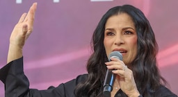 Alessandra Rosaldo reacciona a la millonaria fortuna de Eugenio Derbez que circula en internet: “La gente puede creer que eso tienes en el banco”