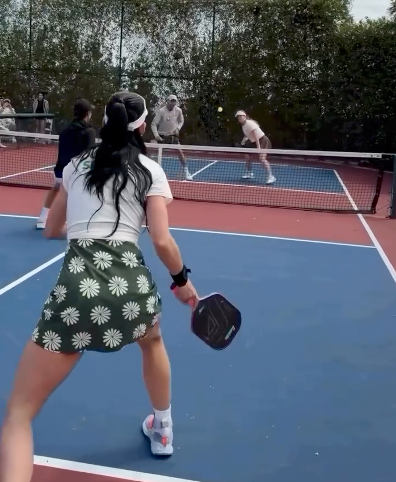 El torneo de pickleball refuerza el compromiso de transformar realidades a través del arte y la mentoría